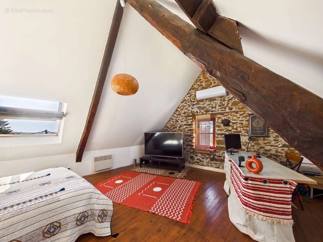 Maison à JOUQUEVIEL