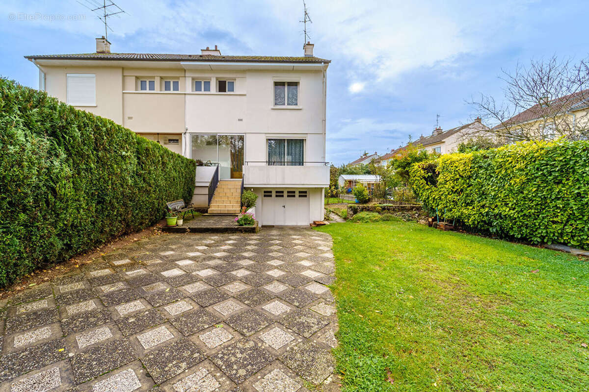 Maison à NEUILLY-LES-DIJON