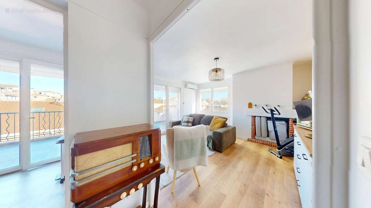 Appartement à PORT-DE-BOUC