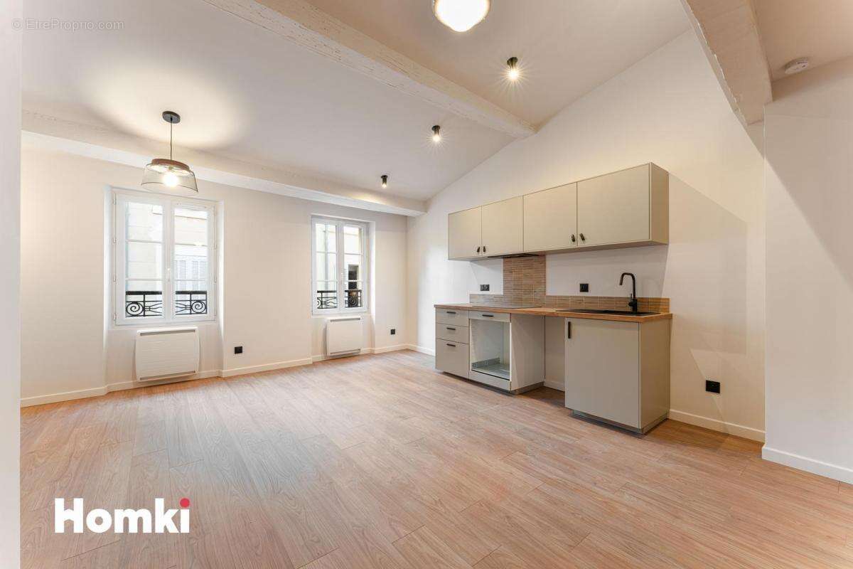 Appartement à MARSEILLE-2E
