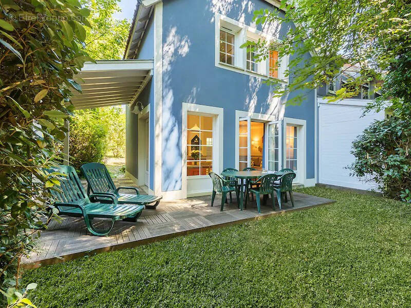 Maison à CHAMOUILLE