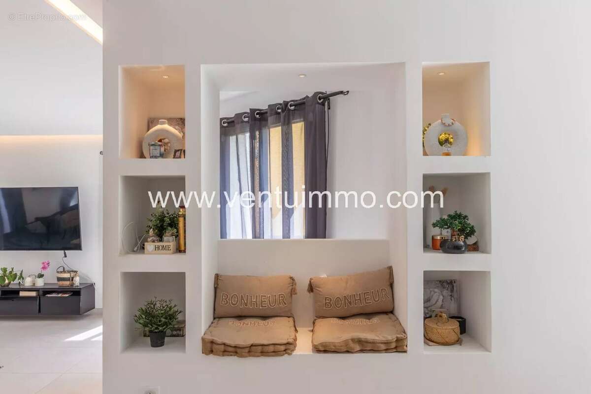 Cannes la bocca villa neuve avec jardin fleuri - photo 5