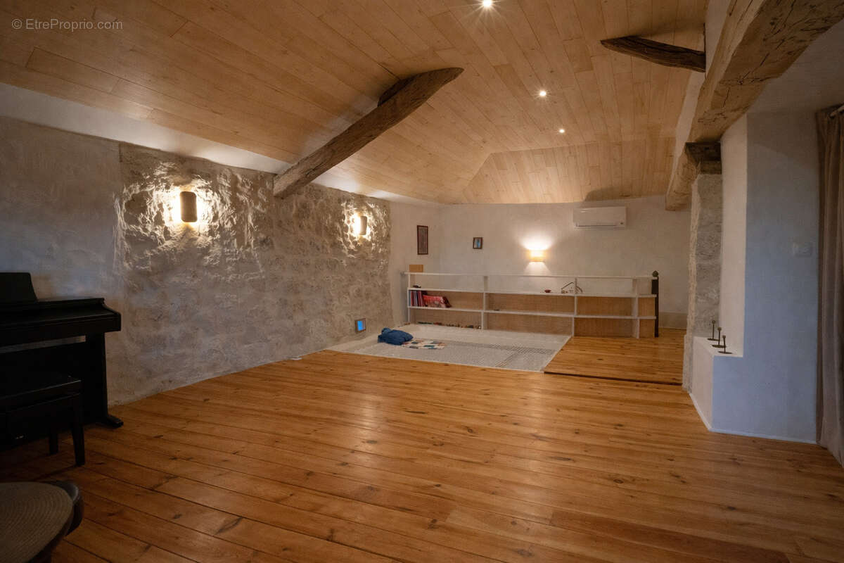 Maison à SAINT-MAURIN