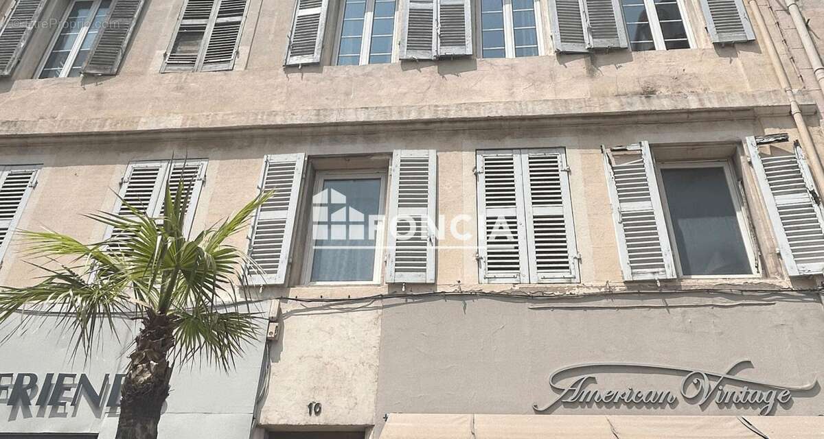 Appartement à MARSEILLE-1E