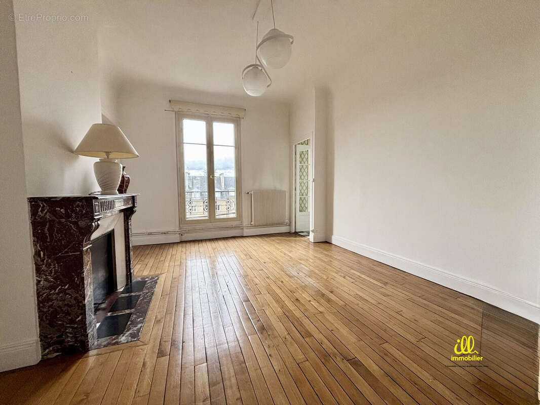Appartement à CHARLEVILLE-MEZIERES
