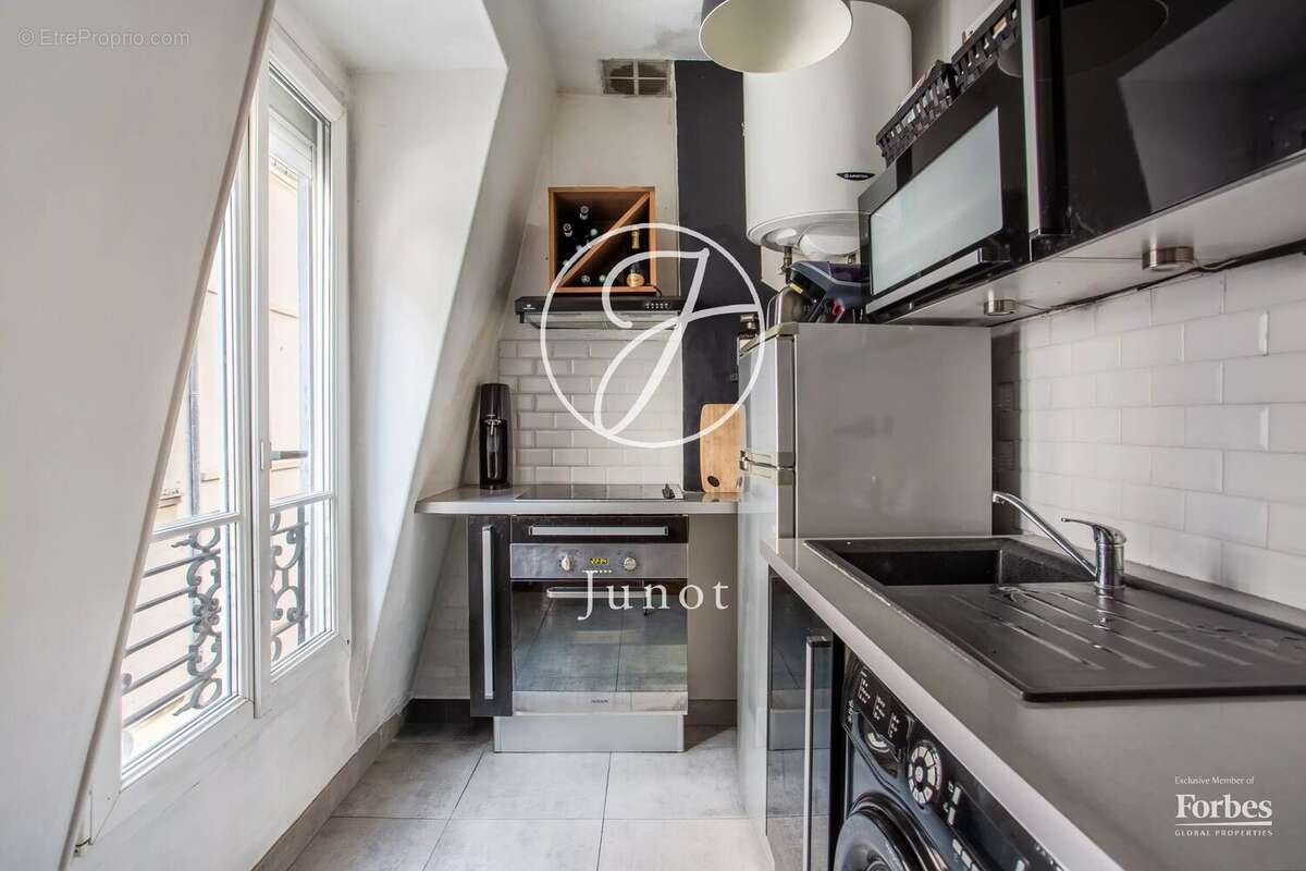 Paris 18e - DAMRÉMONT / MONTCALM - Appartement - 32,7m² Carrez - 1 chambre - Dernier étage - photo 5