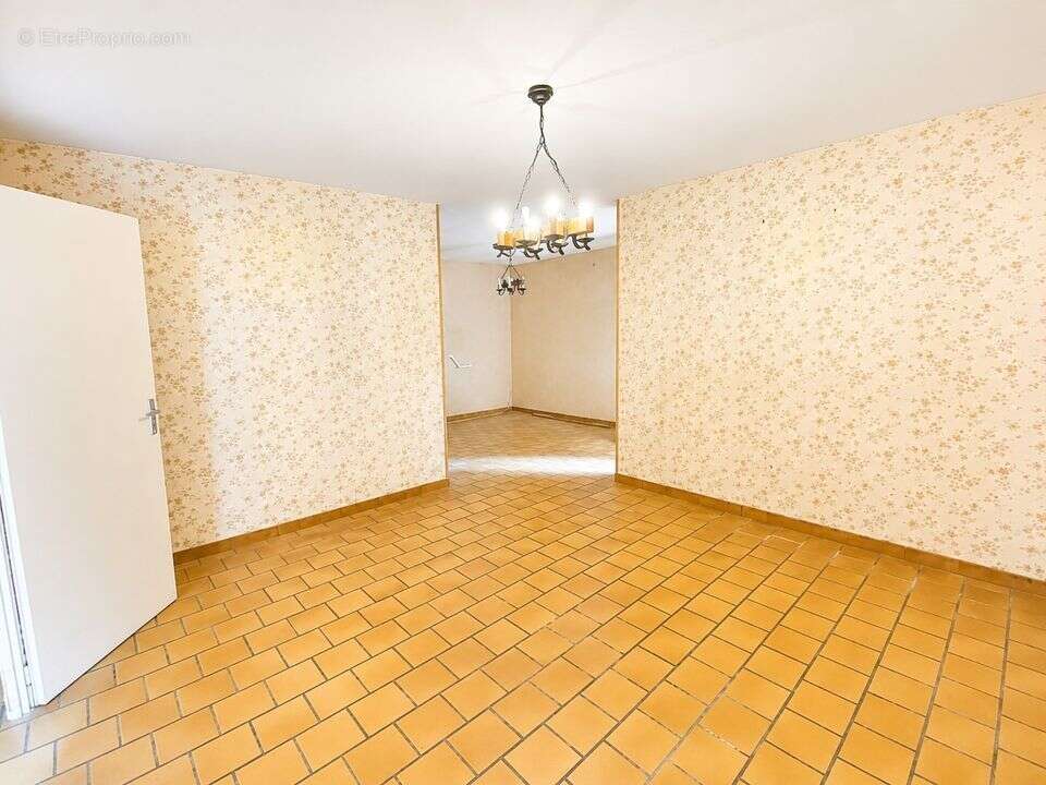 Maison 90 m² à Cazaubon  - photo 12
