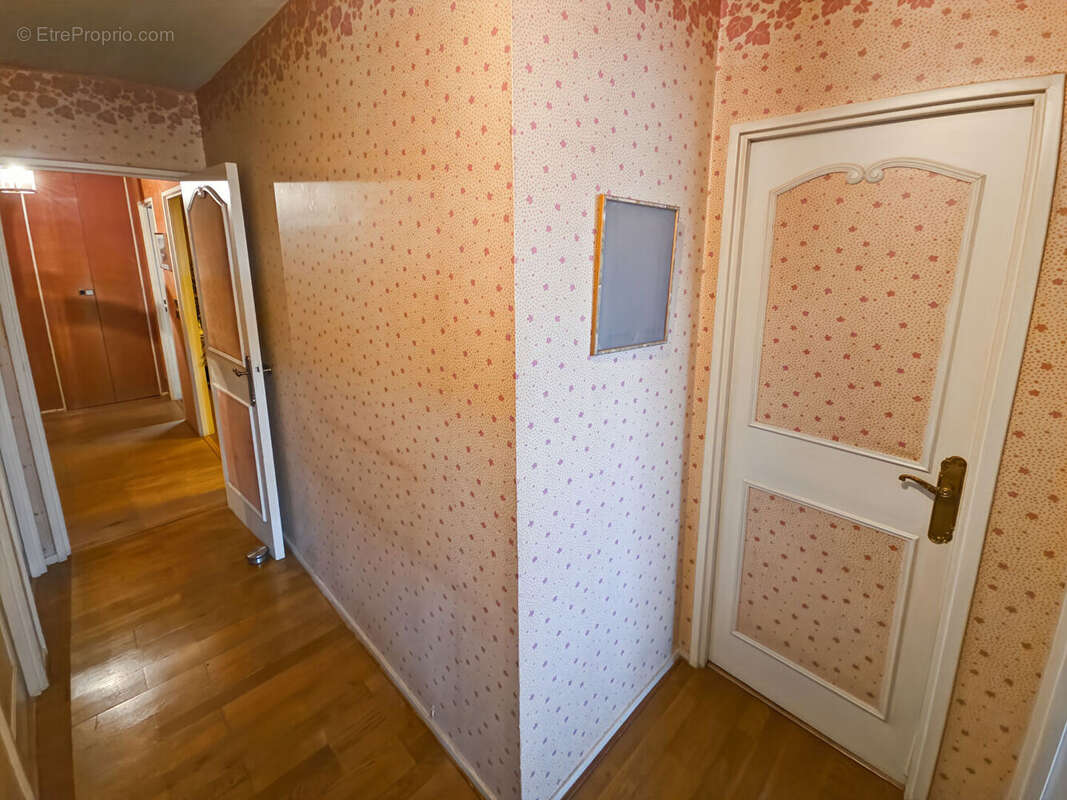 Appartement à VERRIERES-LE-BUISSON