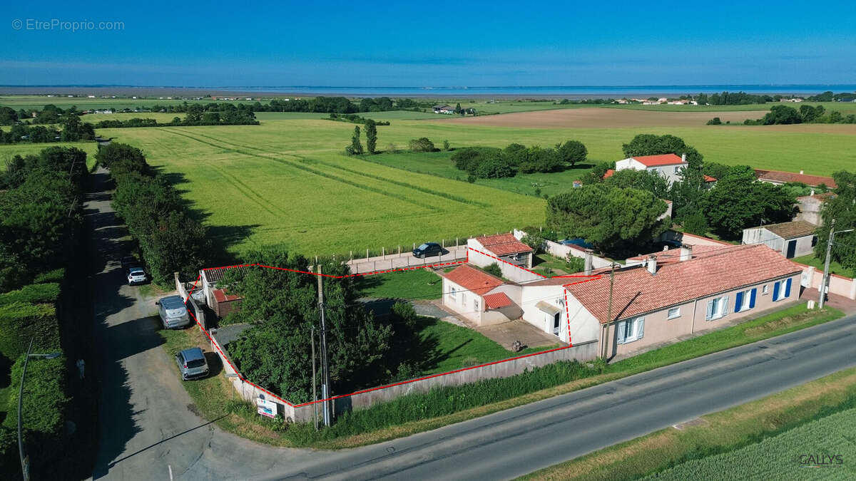 Maison à PORT-DES-BARQUES