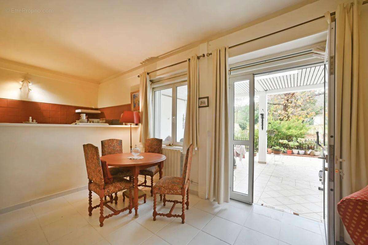 Maison à LES SALLES-DU-GARDON