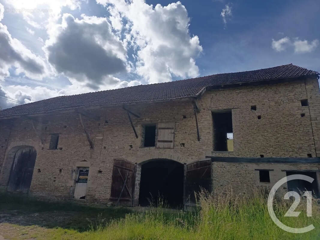 Maison à FONTENAY-PRES-VEZELAY