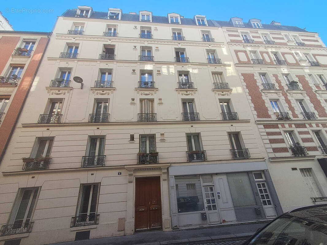 Appartement à PARIS-14E
