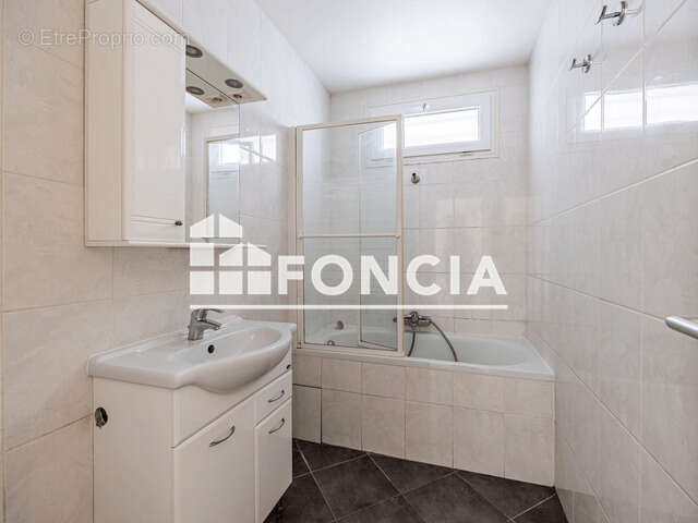 Appartement à MONTROUGE