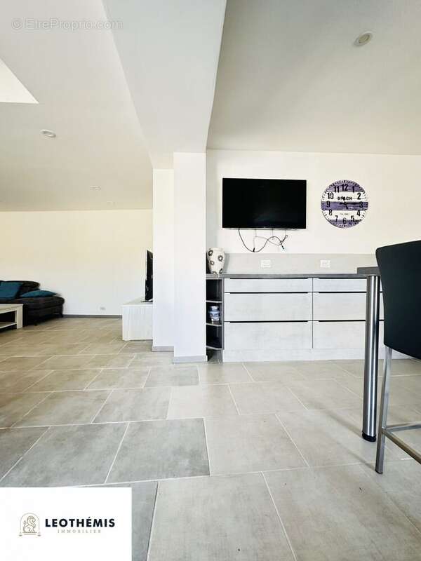 Maison à CHAILLEVETTE