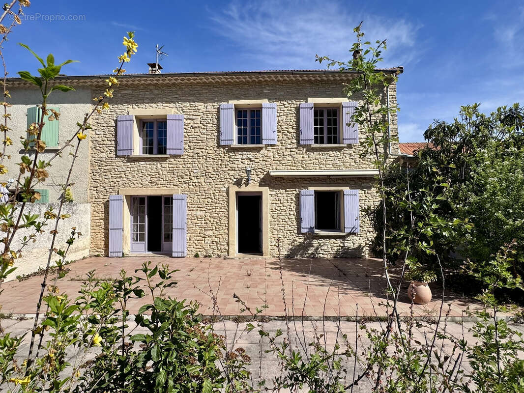 Maison à L'ISLE-SUR-LA-SORGUE