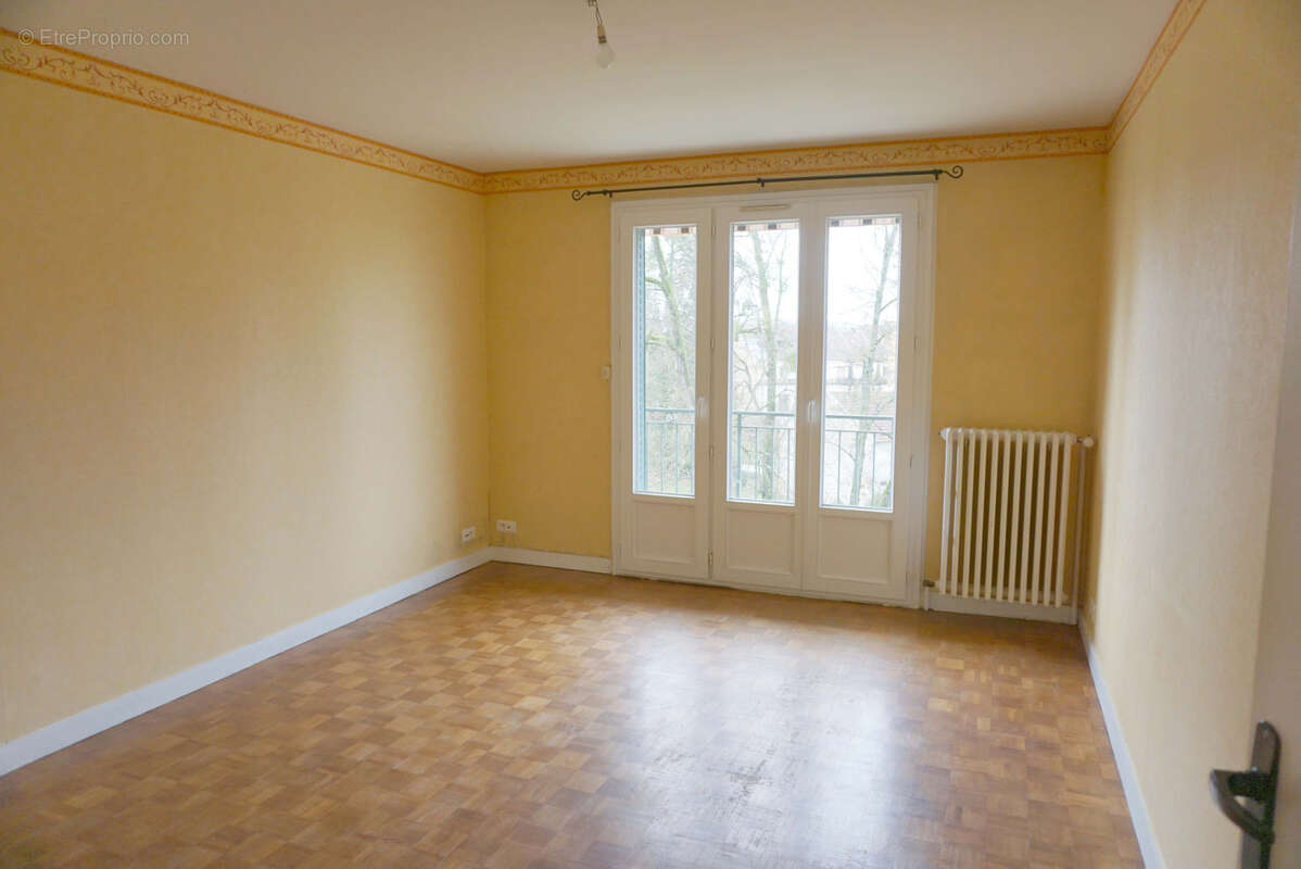Appartement à PARAY-LE-MONIAL