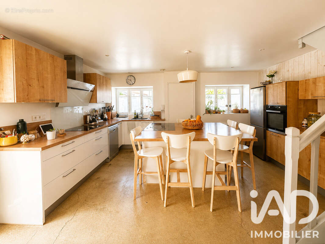 Maison 109 m² à Talmont-Saint-Hilaire  - photo 3