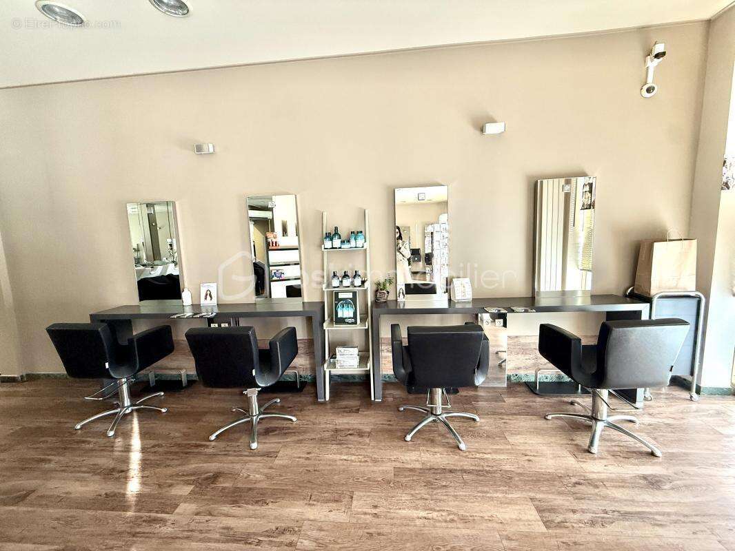 Salon de coiffure – Centre-ville de Bron (Est lyonnais) - photo 3