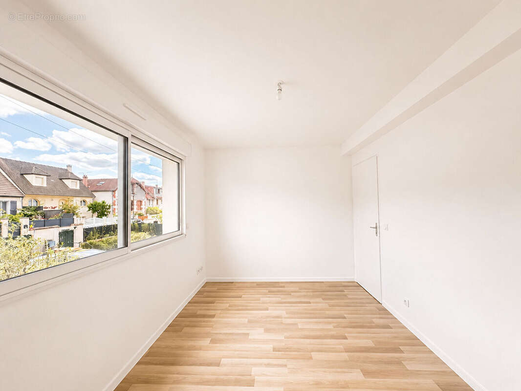 Maison à VIGNEUX-SUR-SEINE