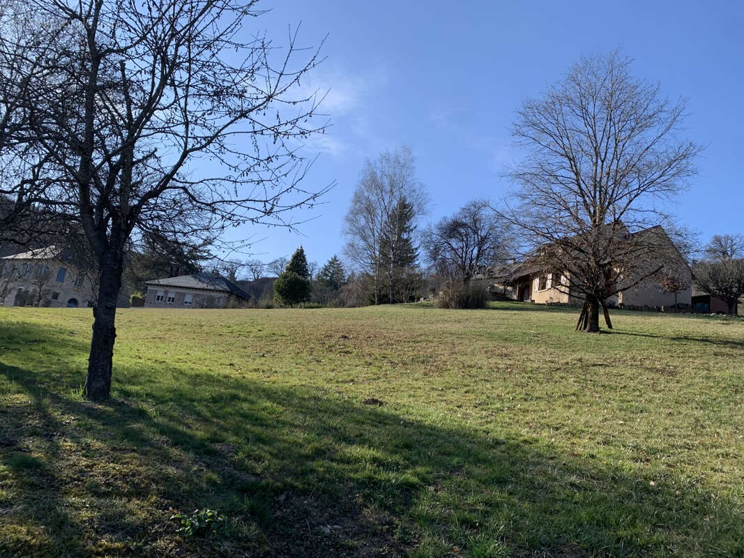 Terrain à MURET-LE-CHATEAU