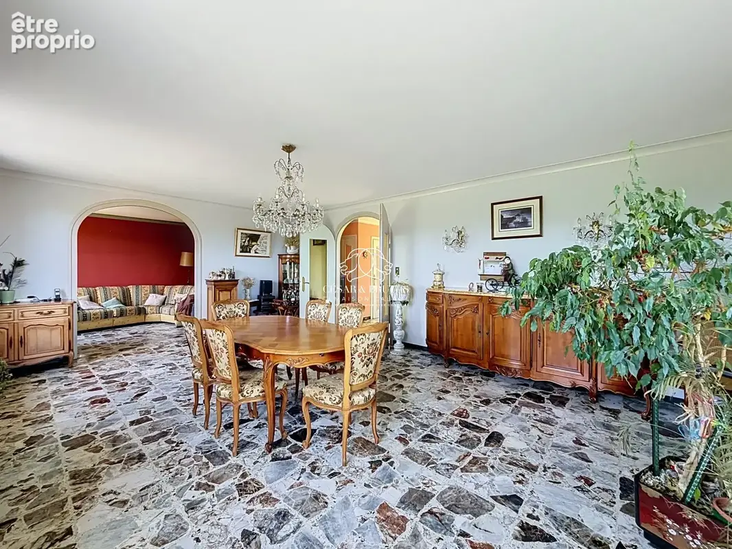 Maison 189 m² à La Tour-De-Salvagny  - photo 7