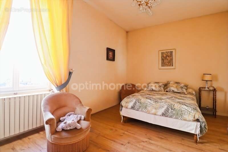 Maison à MAGNAC-LAVAL