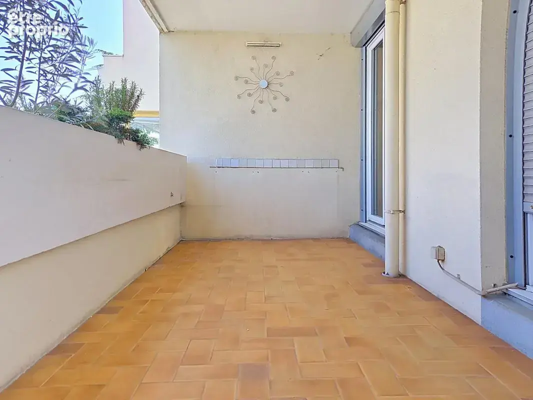 Appartement - 3 Chambres - Terrasse - Balcon - Garage en sus  - Cave - Résidence calme - Proche toutes commodités - photo 4