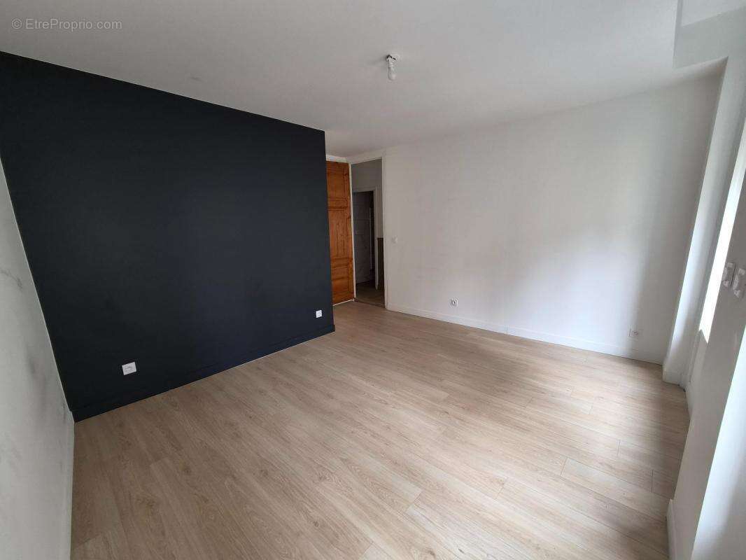 Beau T4. 25 rue Jules Ledin. Dpe C. Appartement rénové avec cachet - photo 11
