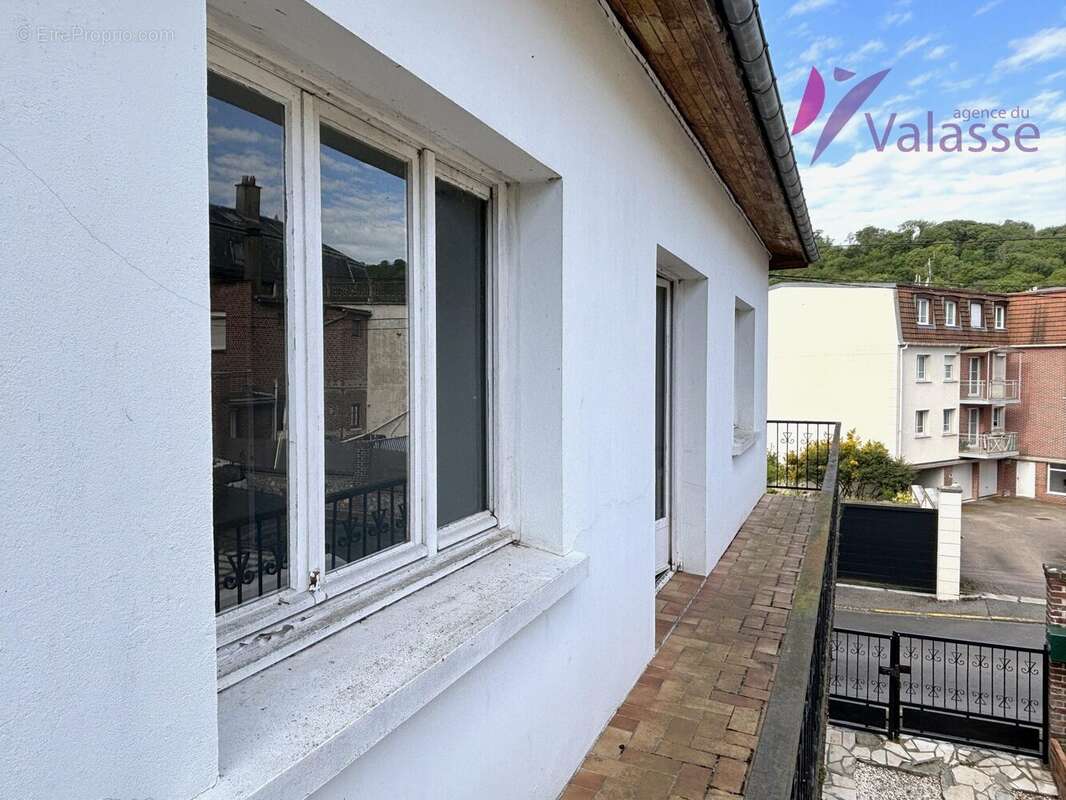 Appartement à LILLEBONNE