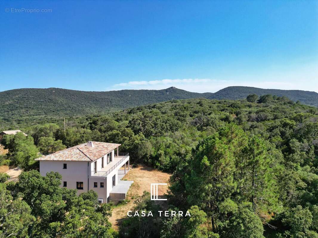 LENZA - Villa composée de 3 logements, vue collines / Pinarello - photo 3