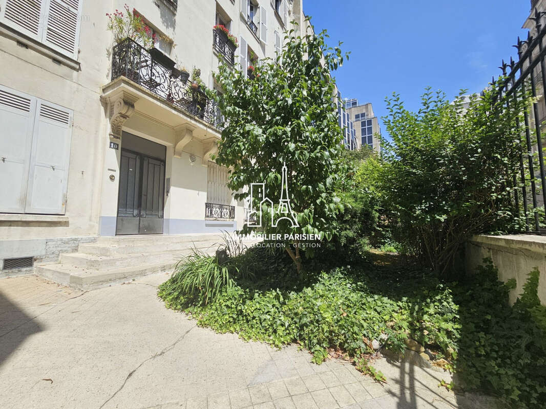 Appartement à PARIS-17E