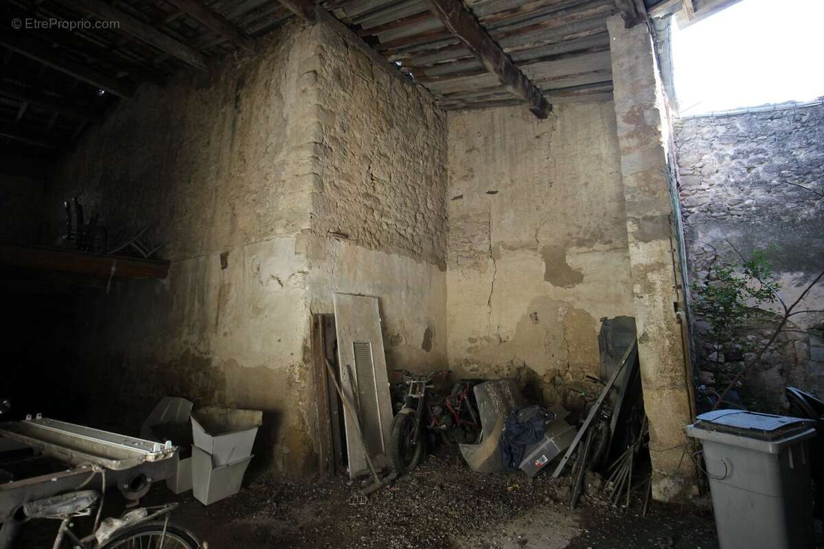 Maison à NISSAN-LEZ-ENSERUNE