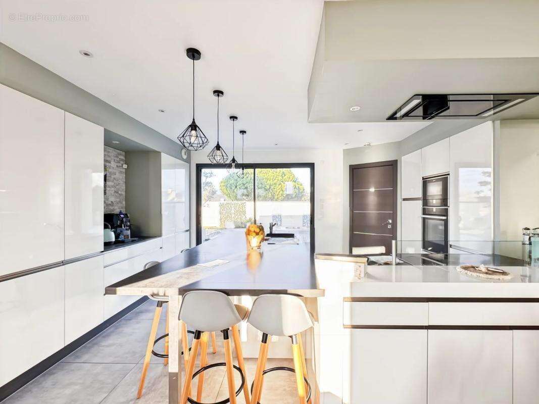 Maison à LES PONTS-DE-CE