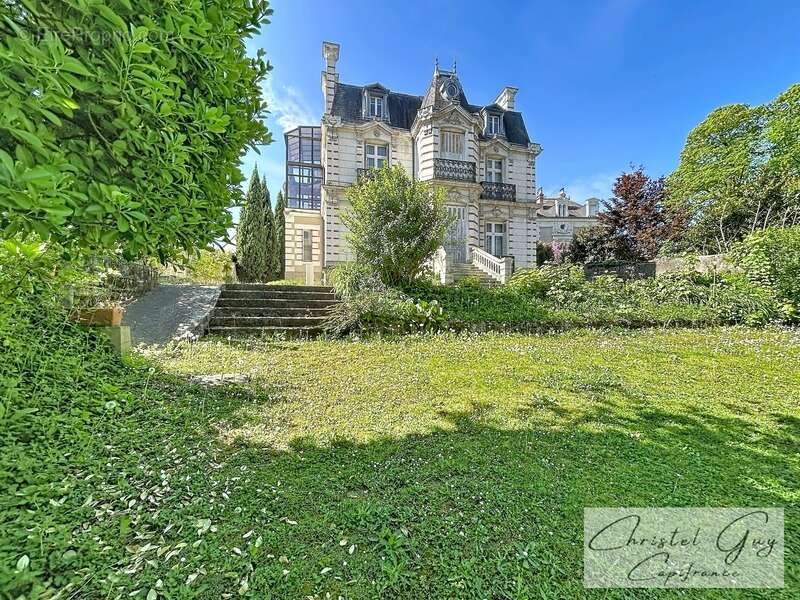 Maison à CHATEAU-DU-LOIR