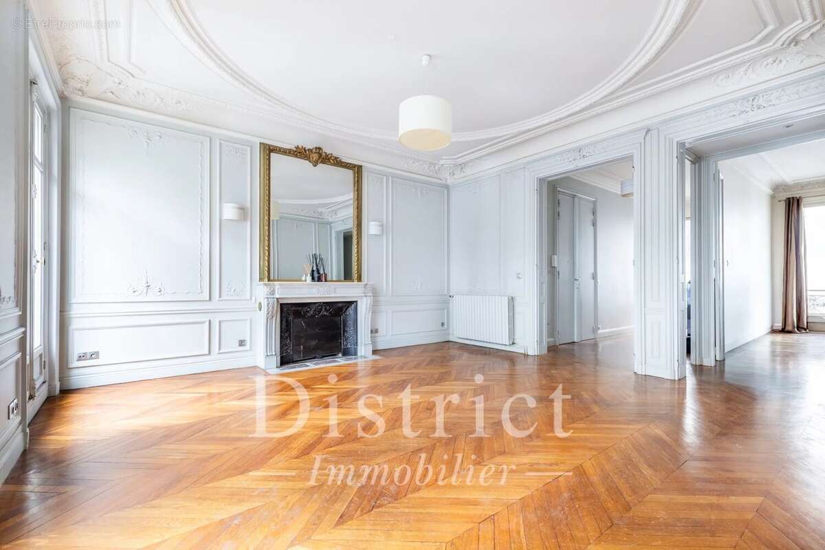 Appartement à PARIS-7E