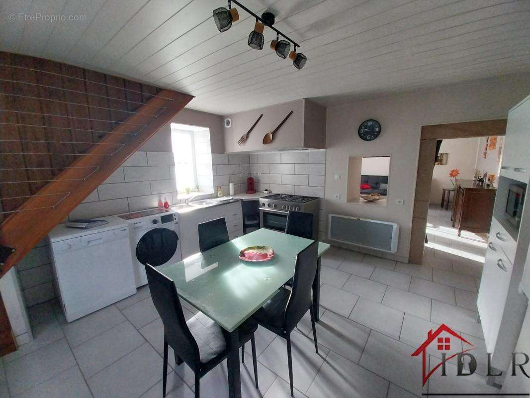 Maison à FOUGEROLLES