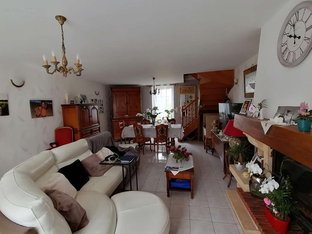 Maison à CHASSIGNOLLES