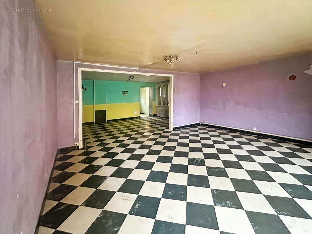 Maison à MAUBERT-FONTAINE