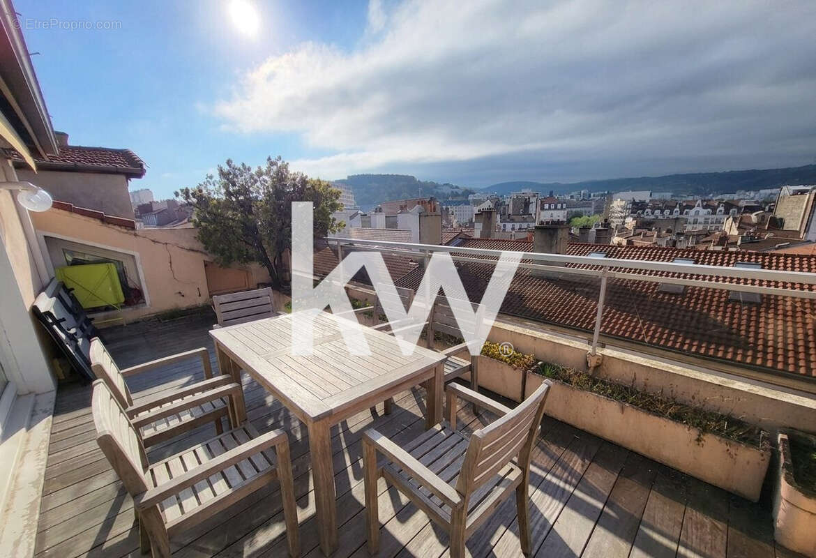 Appartement à SAINT-ETIENNE