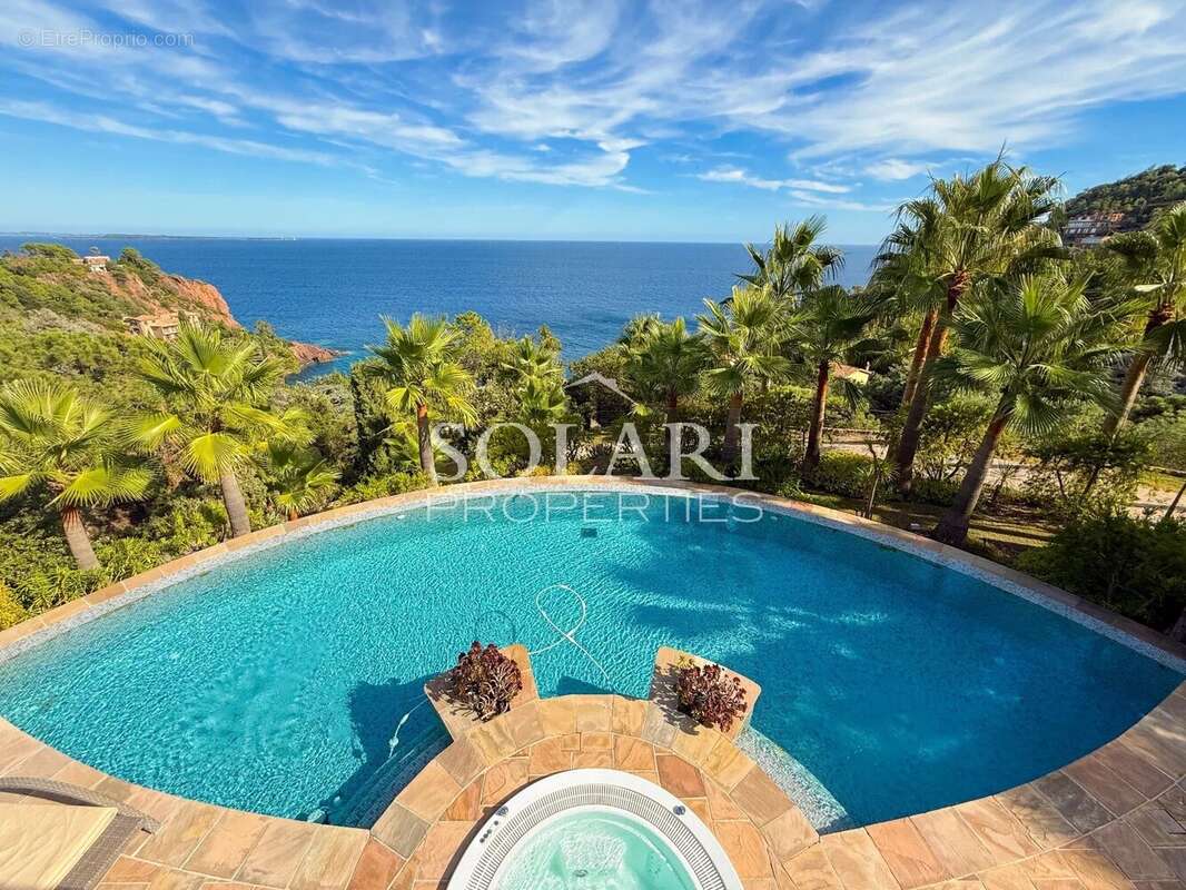 Maison à THEOULE-SUR-MER