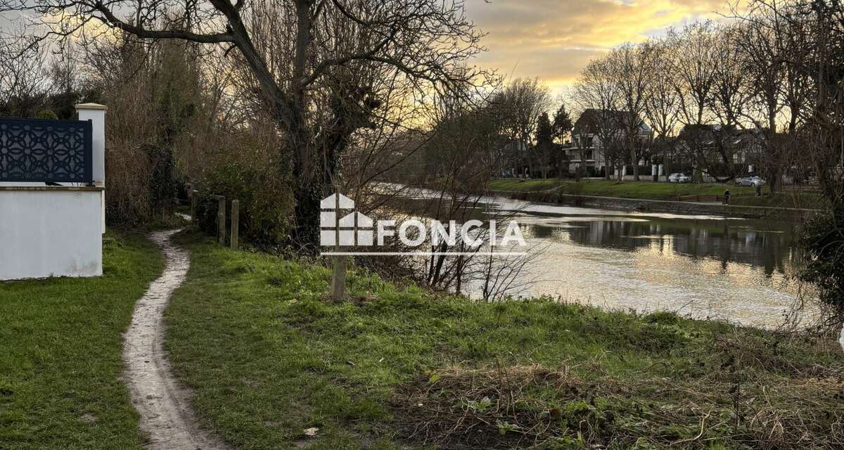Maison à CHENNEVIERES-SUR-MARNE