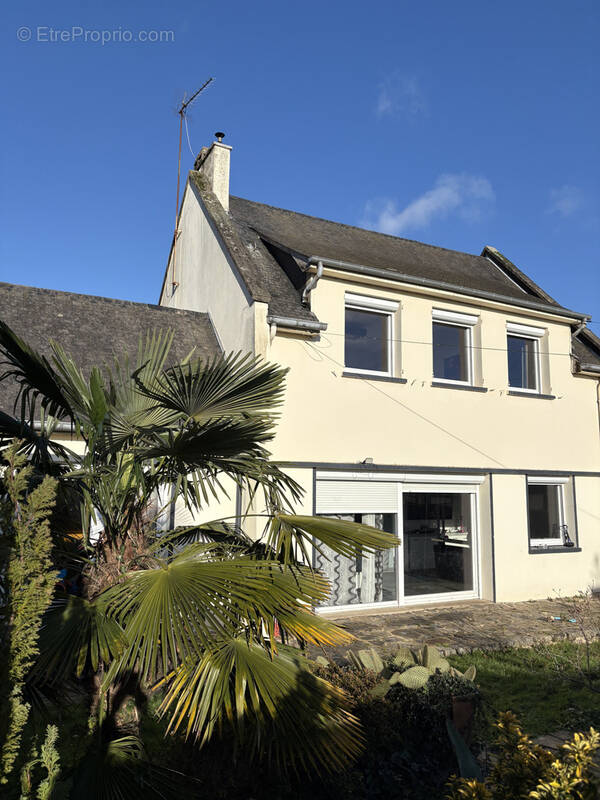 Maison à AMBRIERES-LES-VALLEES