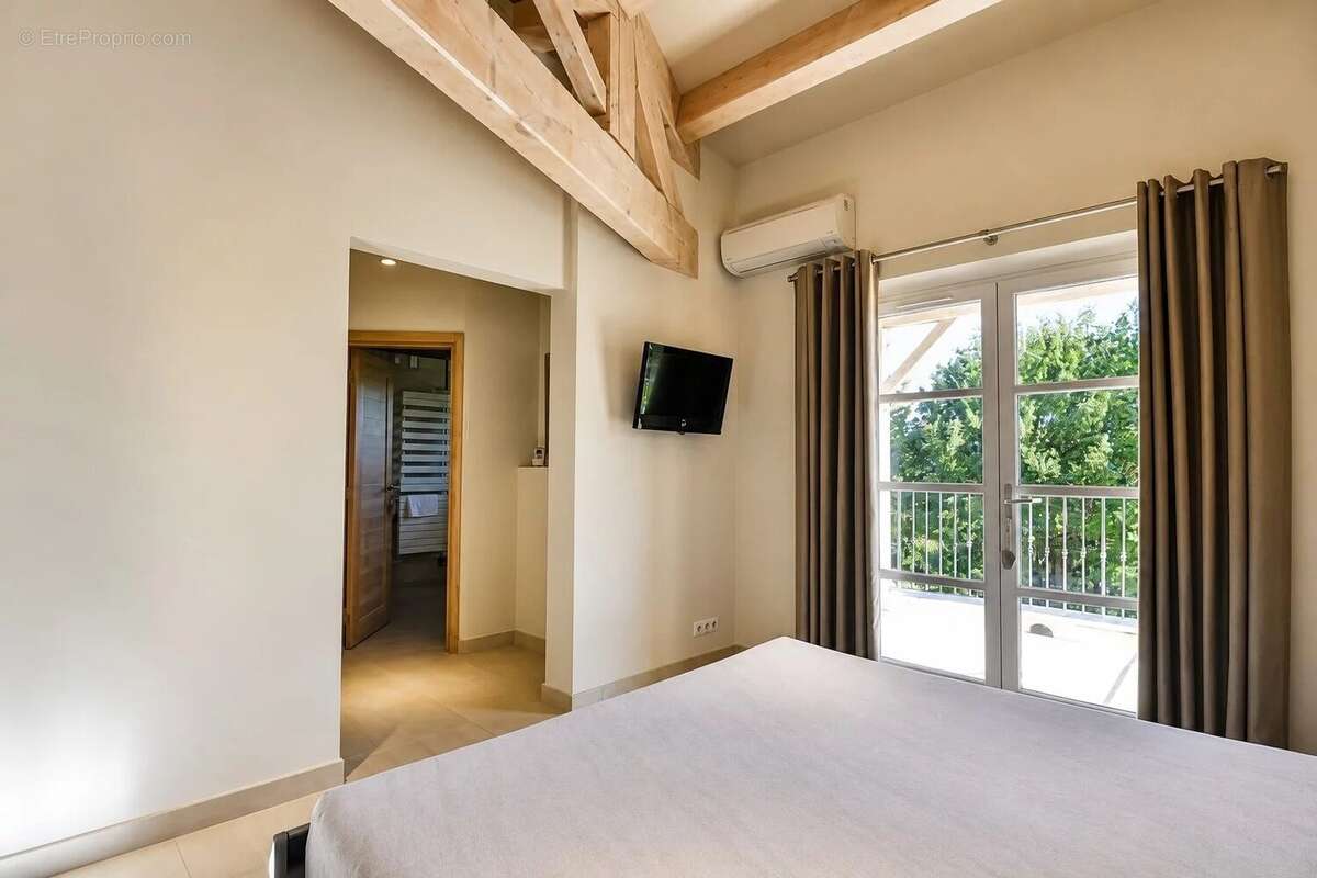 Domaine de terre blanche tourrettes - belle villa de 259 m² terrain 2756 m² - photo 9