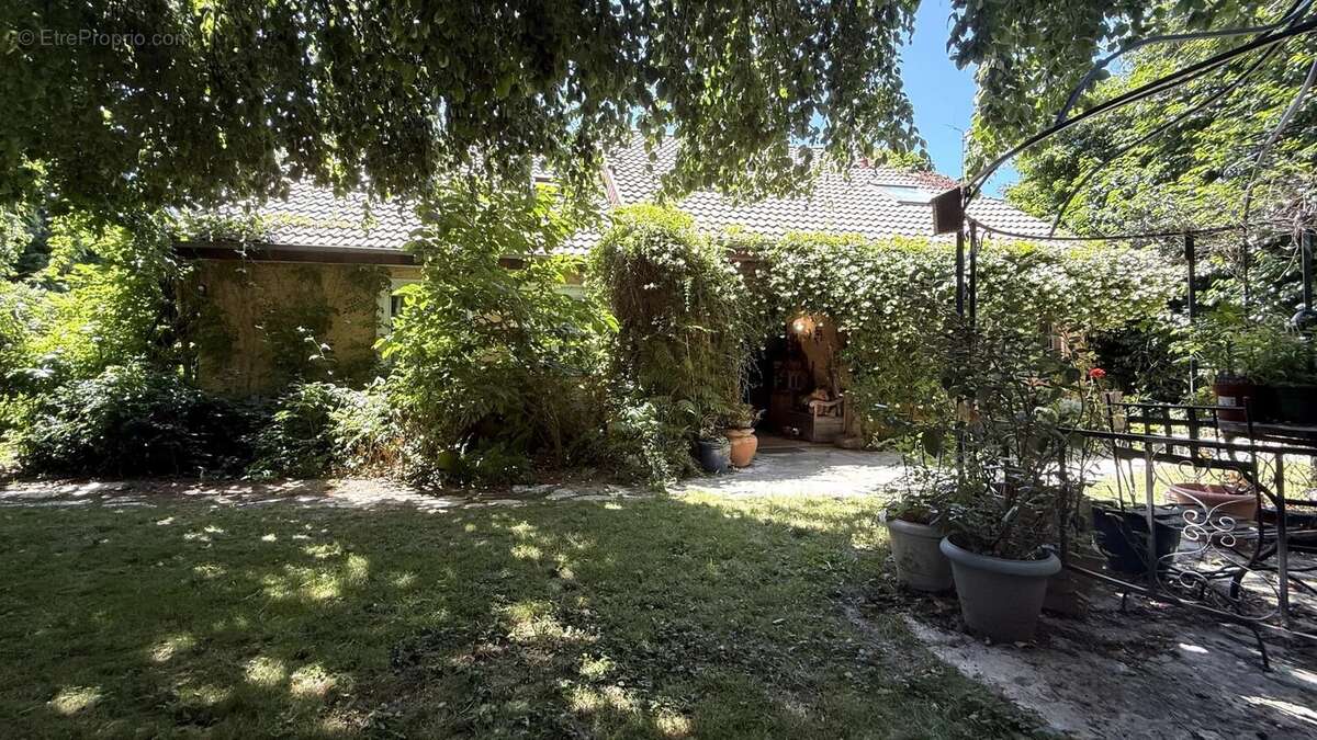 Maison à BOUFFEMONT