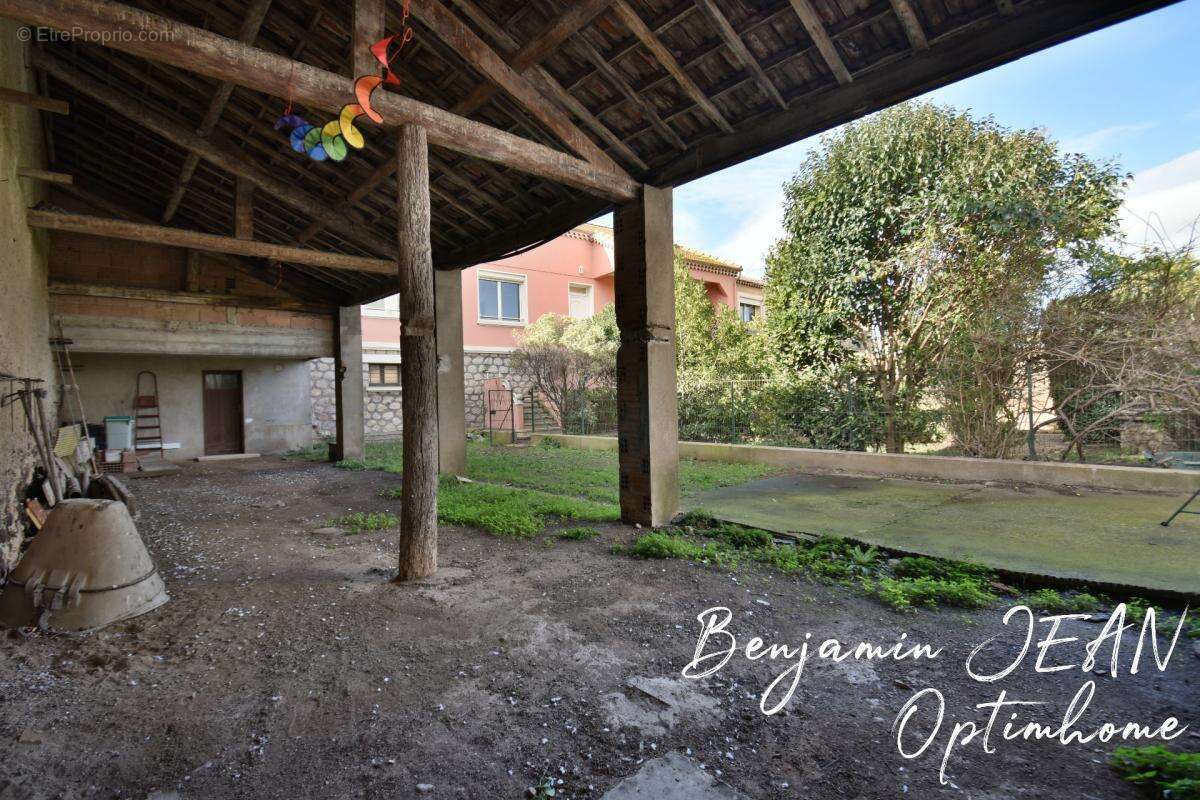 SÉRIGNAN – Ensemble immobilier rare en cœur de ville - photo 5