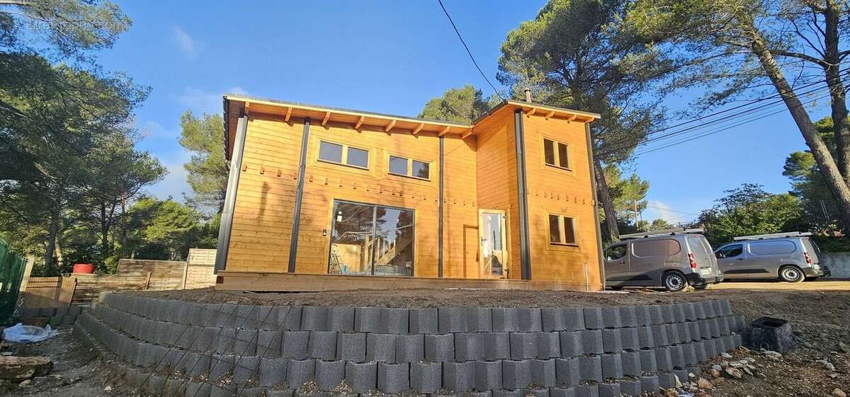 Maison à LE CASTELLET