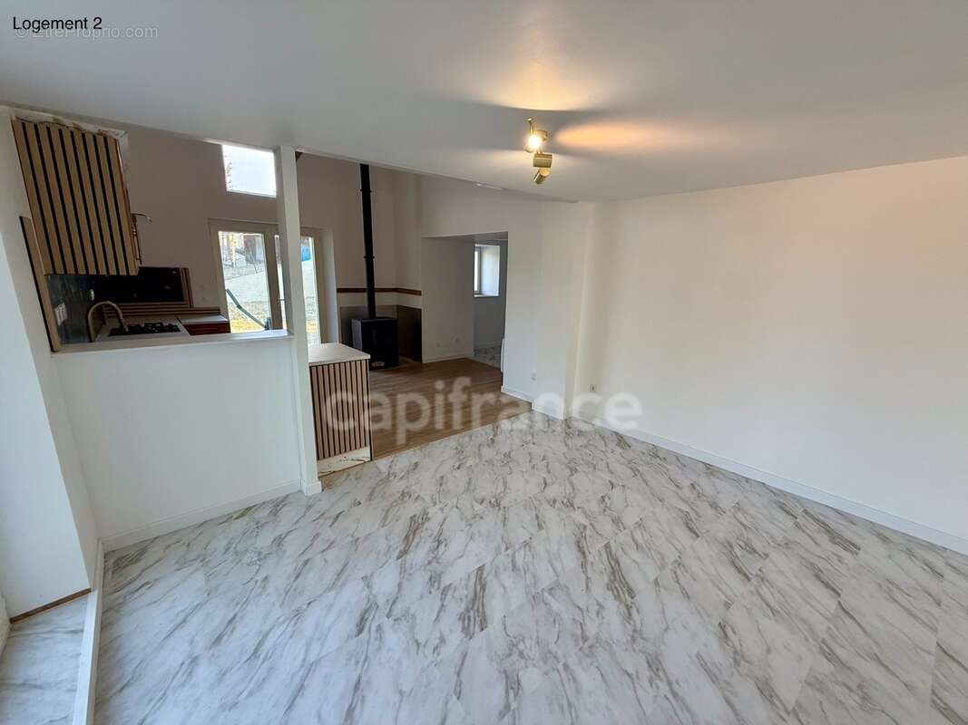 Maison avec deux logements indépendants : une opportunité rare pour habiter, investir ou réunir plusieurs générations - photo 13