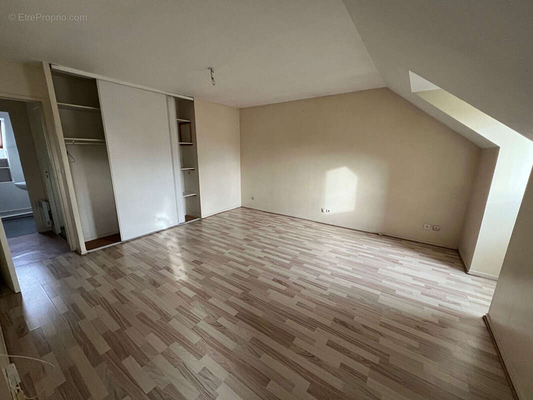 Appartement à EPERNON