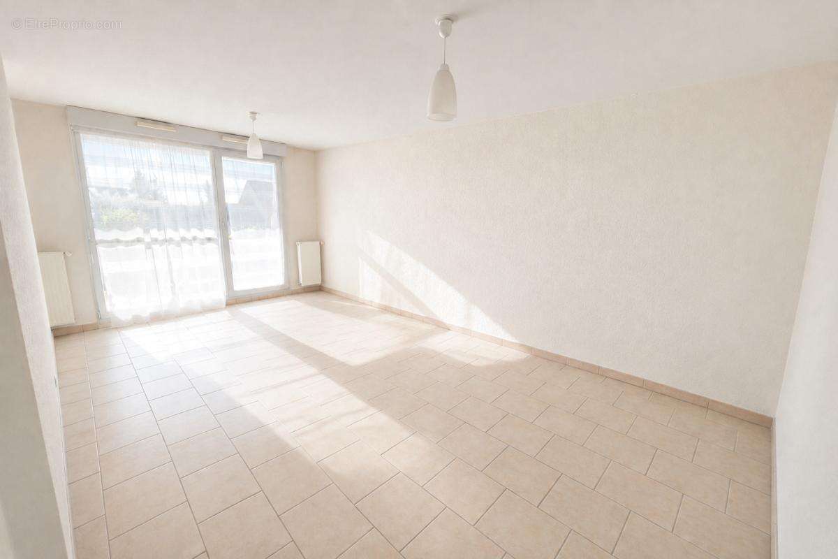 Appartement T3 TALANT - Balcon - Garage - photo 5