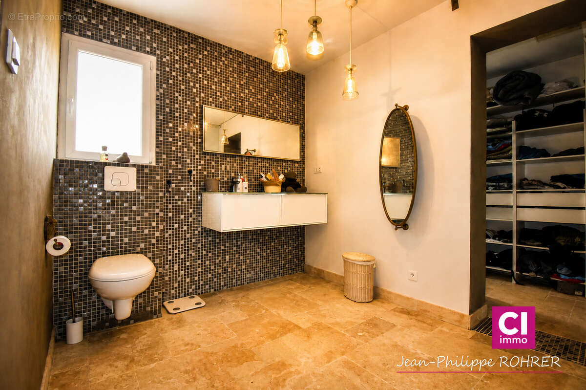 Maison récente 7 pièces avec piscine à vendre à Sainte-Anastasie-sur-Issole - photo 8